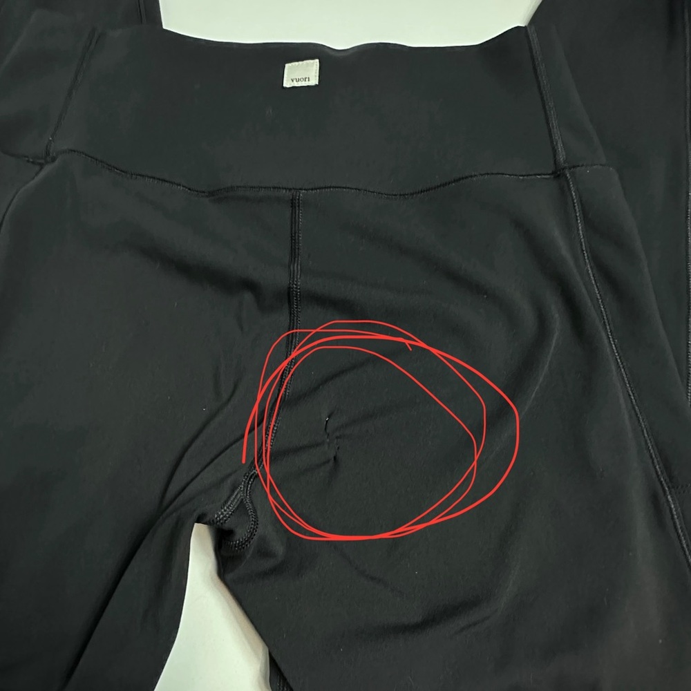 Vuori Women’s Classic Black Studio Pocket Leggings Short Inseam Size Large - Picture 11 of 14
